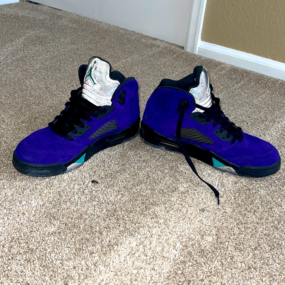 Almost like new Jordan’s only been worn twice